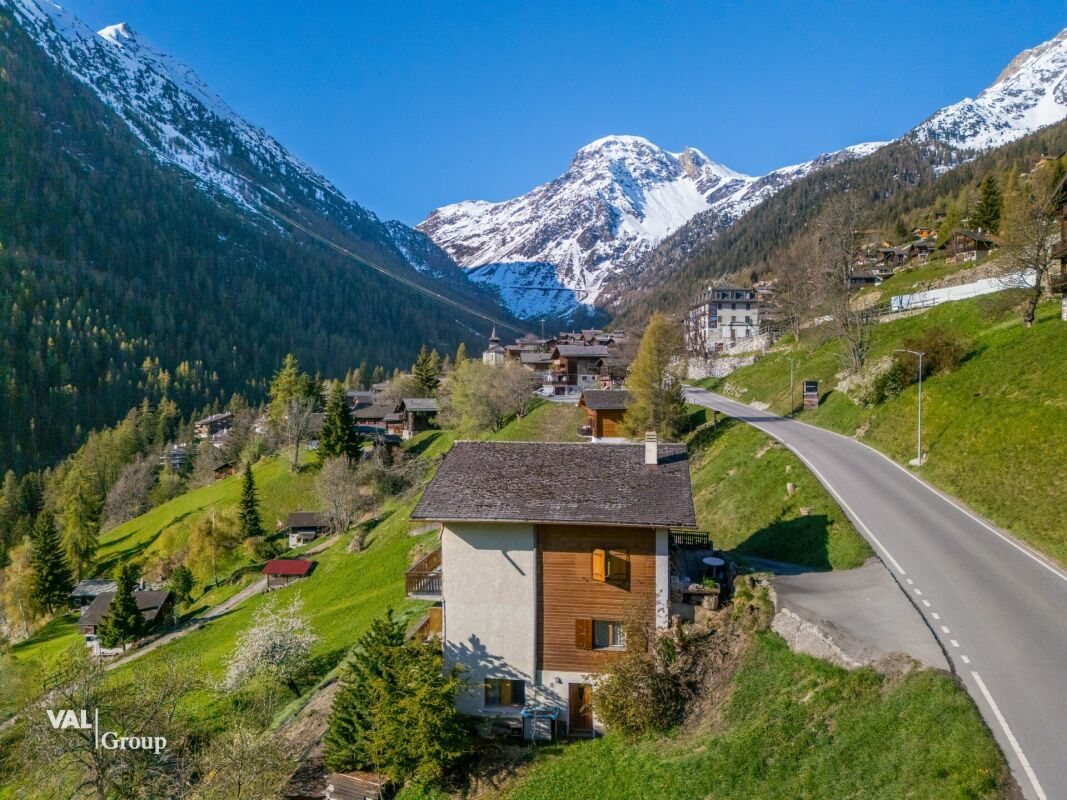 Superb building land at the entrance to Grimentz, strategic location and exceptional potential