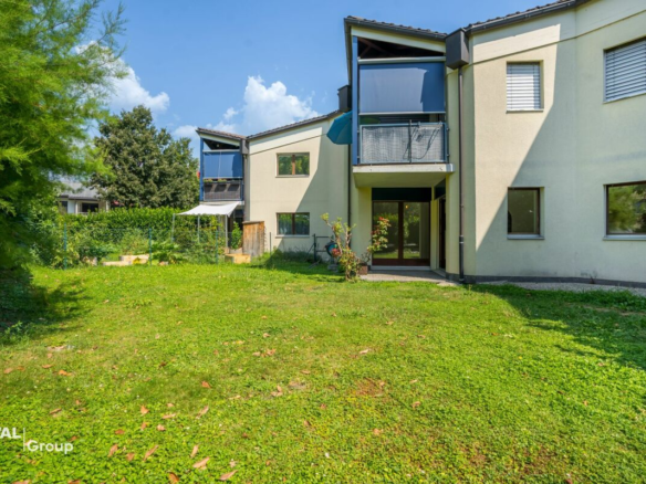 Angenehm, mit schönem Garten, nur einen Steinwurf von der Hauptstadt entfernt