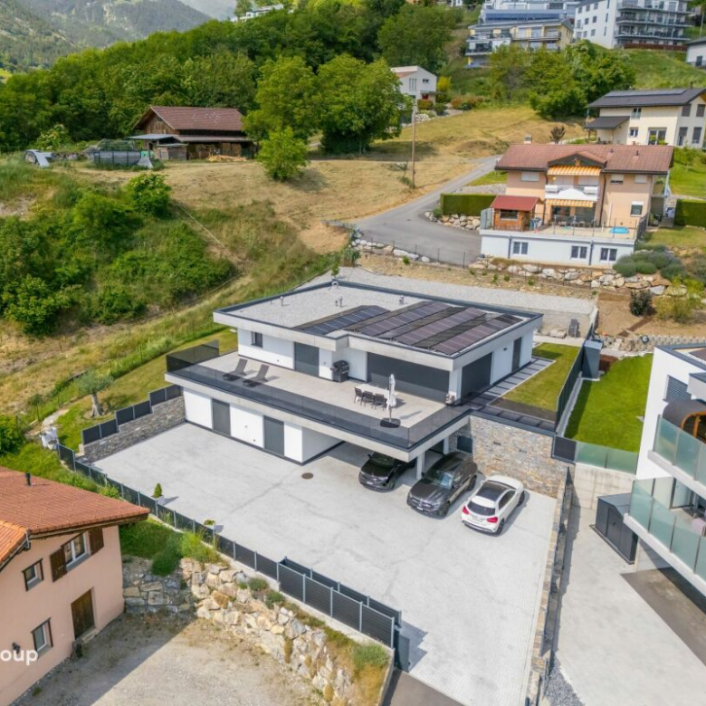 Prestigevilla in Savièse mit Blick auf das Rhônetal