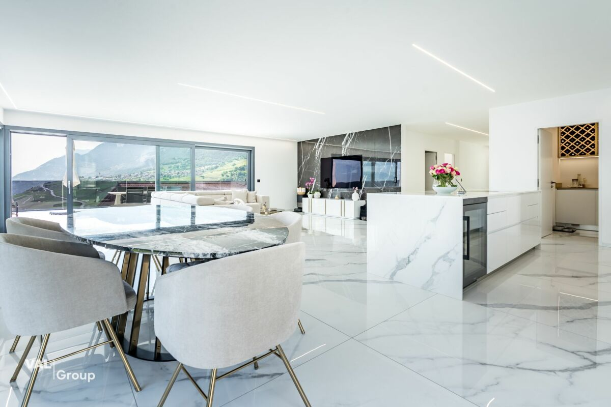 Prestigevilla in Savièse mit Blick auf das Rhônetal