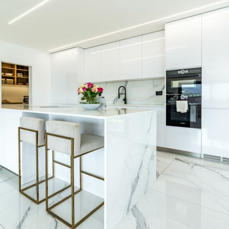 Prestigevilla in Savièse mit Blick auf das Rhônetal