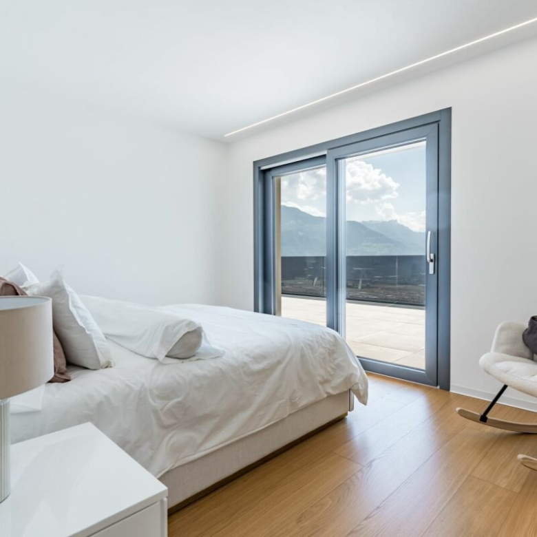 Prestigevilla in Savièse mit Blick auf das Rhônetal