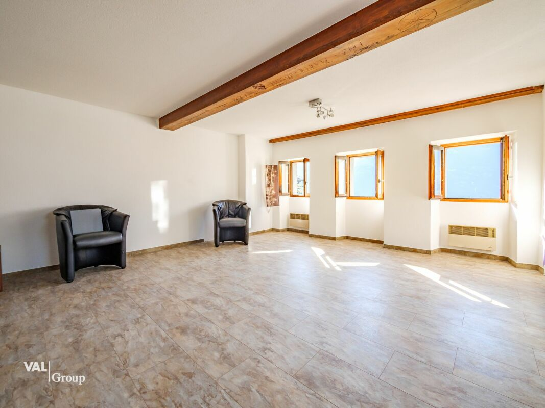 Eine einzigartige Gelegenheit: Haus mit zwei unabhängigen Wohnungen (5,5 und 2,5 Zimmer)