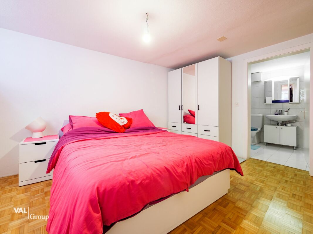 Eine einzigartige Gelegenheit: Haus mit zwei unabhängigen Wohnungen (5,5 und 2,5 Zimmer)