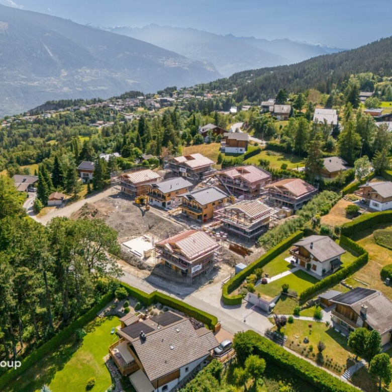 High-end chalet with private garden