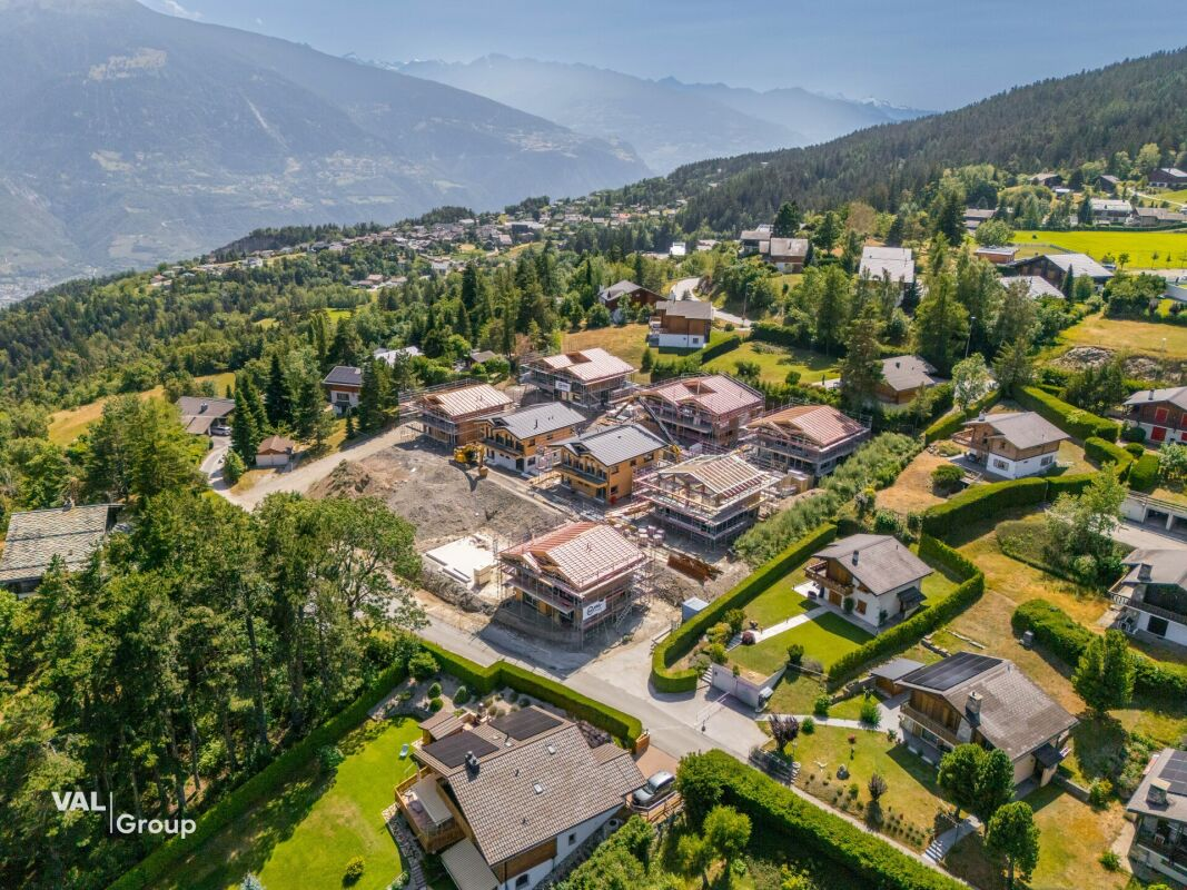 High-end chalet with private garden