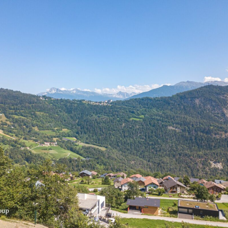 Licht, ruhige Lage und atemberaubende Aussicht für dieses Minergie-P-Projekt