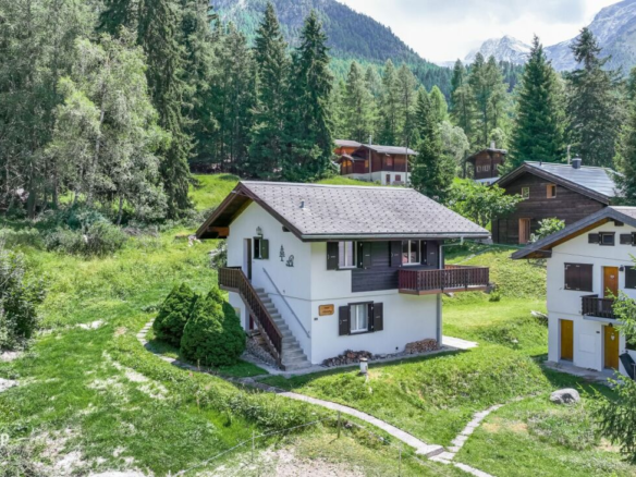 Die Kunst des Alpenlebens auf 1.560 m Höhe – Eine Oase der Ruhe mit atemberaubendem Blick in der Nähe von Grächen