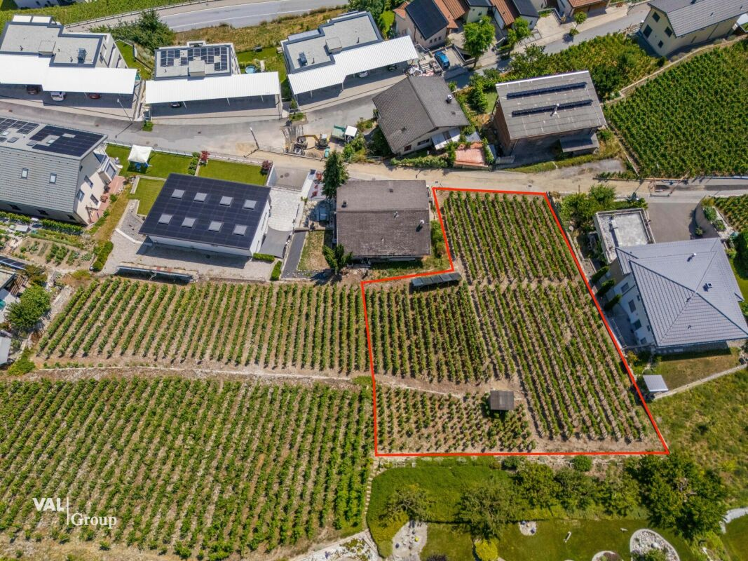 Hier könnte Ihr Traumhaus entstehen: ein sonniges Baugrundstück in Leuk