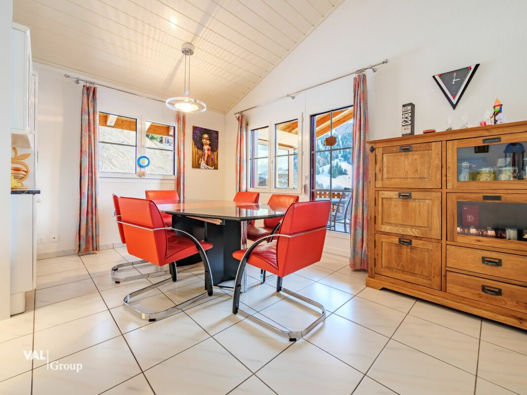 Une magnifique maison à Loèche-les-Bains : votre havre de paix dans les Alpes