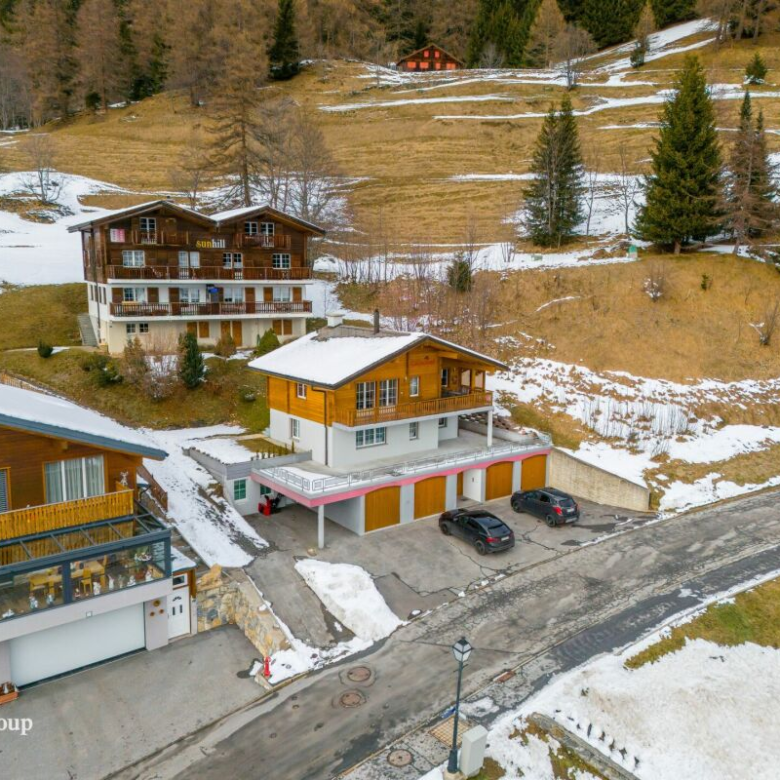 Une magnifique maison à Loèche-les-Bains : votre havre de paix dans les Alpes