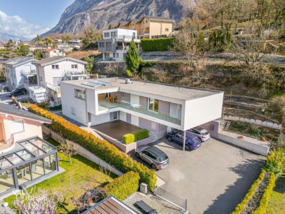 Geräumige Wohnung in einem Zweifamilienhaus