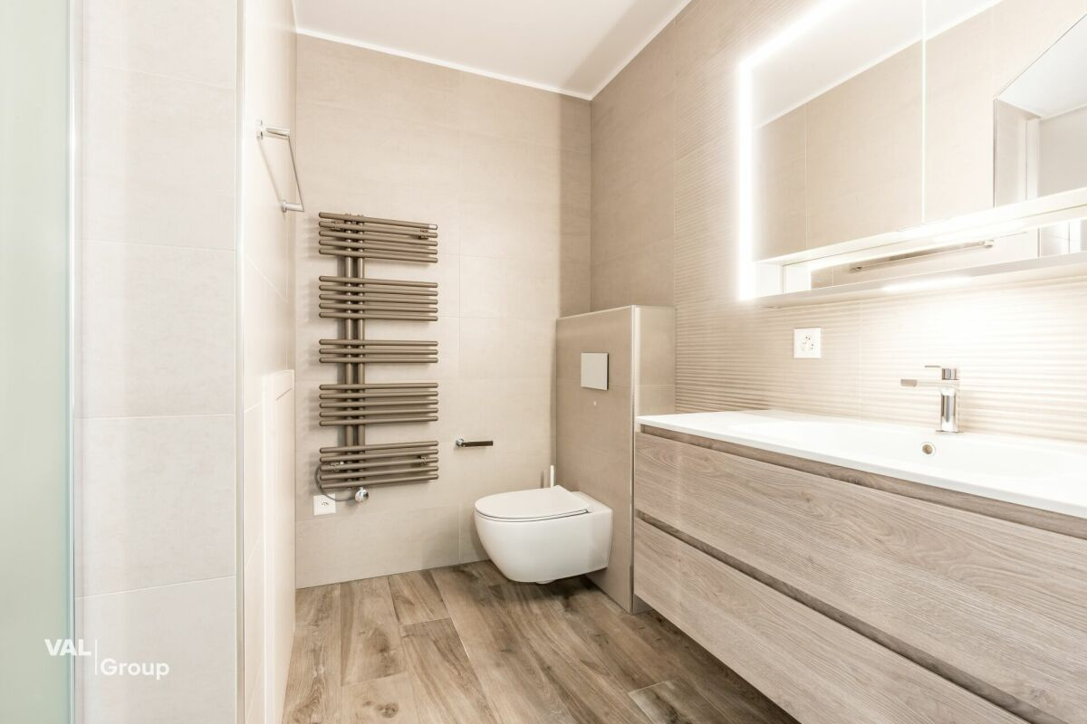 Spacious apartment in a two-unit house