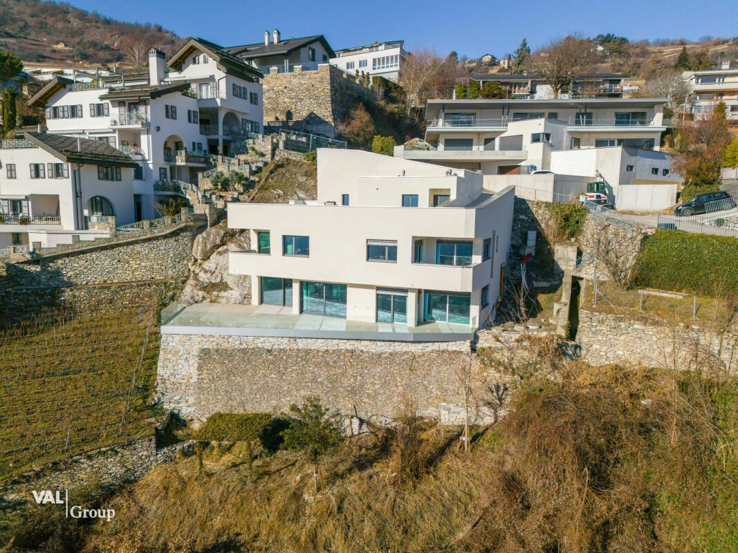 Votre nouvelle résidence avec jardin privé dans une villa contemporaine en cours de construction