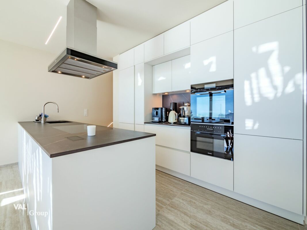 Votre nouvelle résidence avec jardin privé dans une villa contemporaine en cours de construction