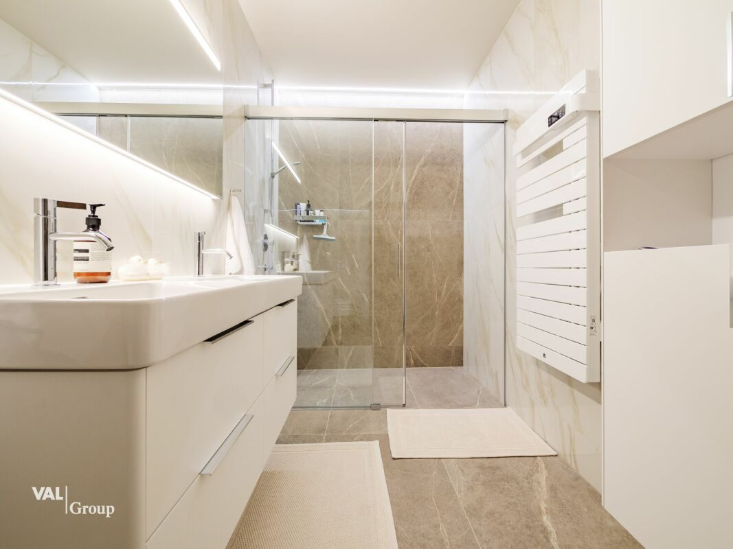 Votre nouvelle résidence avec jardin privé dans une villa contemporaine en cours de construction