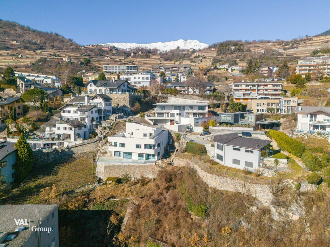 Votre nouvelle résidence avec jardin privé dans une villa contemporaine en cours de construction