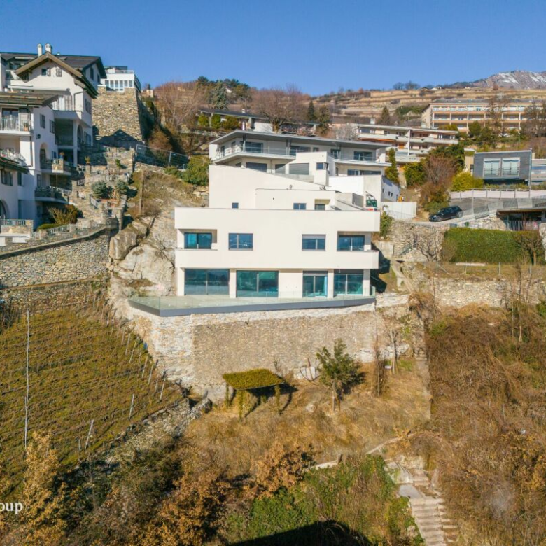 Votre nouvelle résidence avec jardin privé dans une villa contemporaine en cours de construction