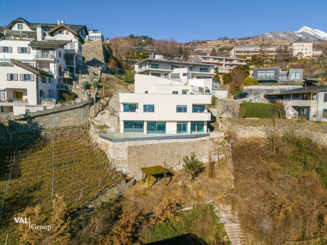 Votre nouvelle résidence avec jardin privé dans une villa contemporaine en cours de construction