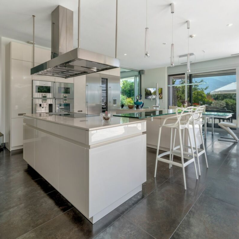 [DEMO] Moderne Villa mit Pool und Seesicht – Lausanne