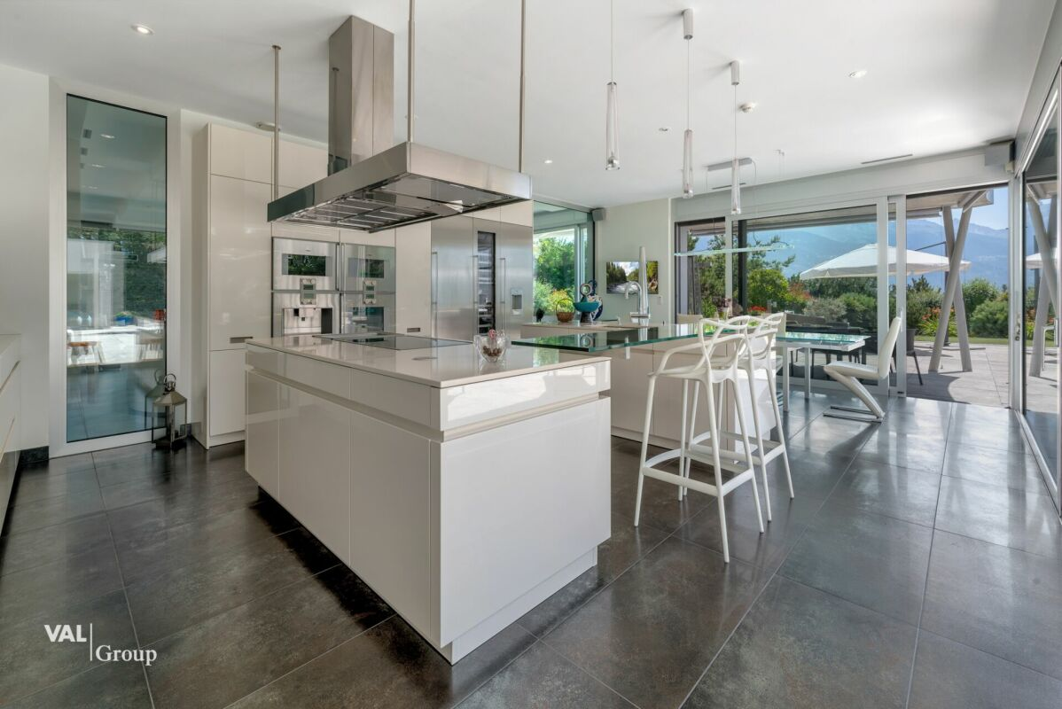 [DEMO] Moderne Villa mit Pool und Seesicht – Lausanne