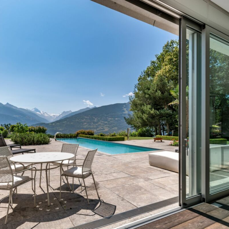 [DEMO] Moderne Villa mit Pool und Seesicht – Lausanne