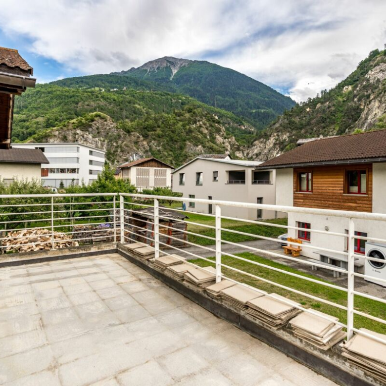 Gepflegtes Einfamilienhaus mit Bergblick und Wintergarten