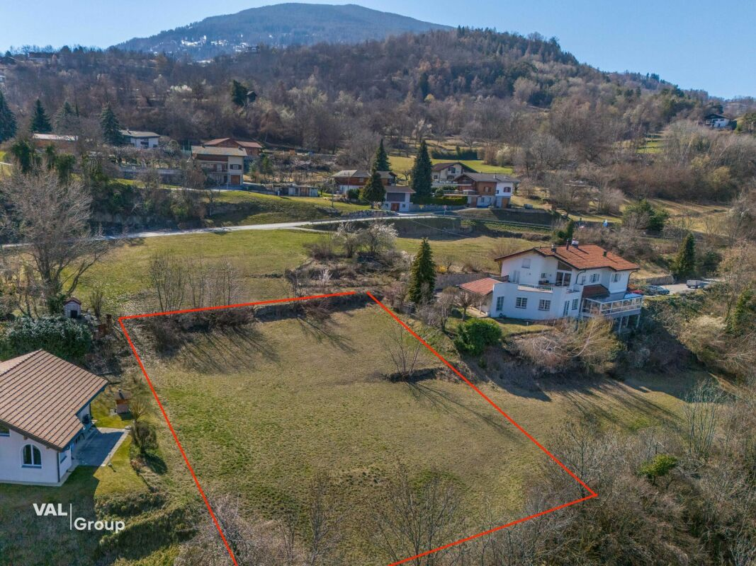 New 3.5-room apartment with large balcony in a villa comprising two units