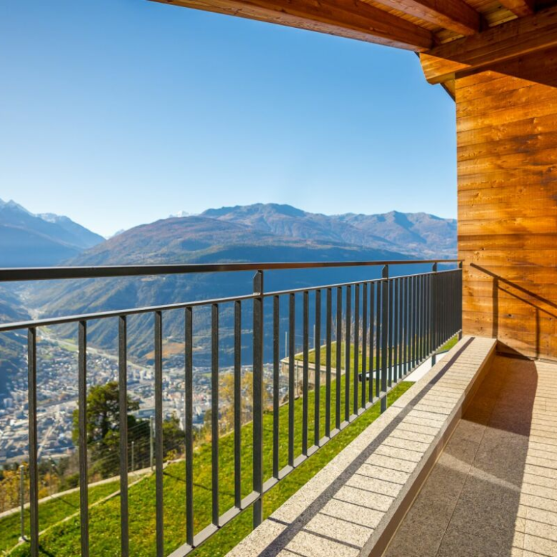 Exklusives möbliertes Haus mit Panoramablick auf die Alpen, ganzjährig zu mieten