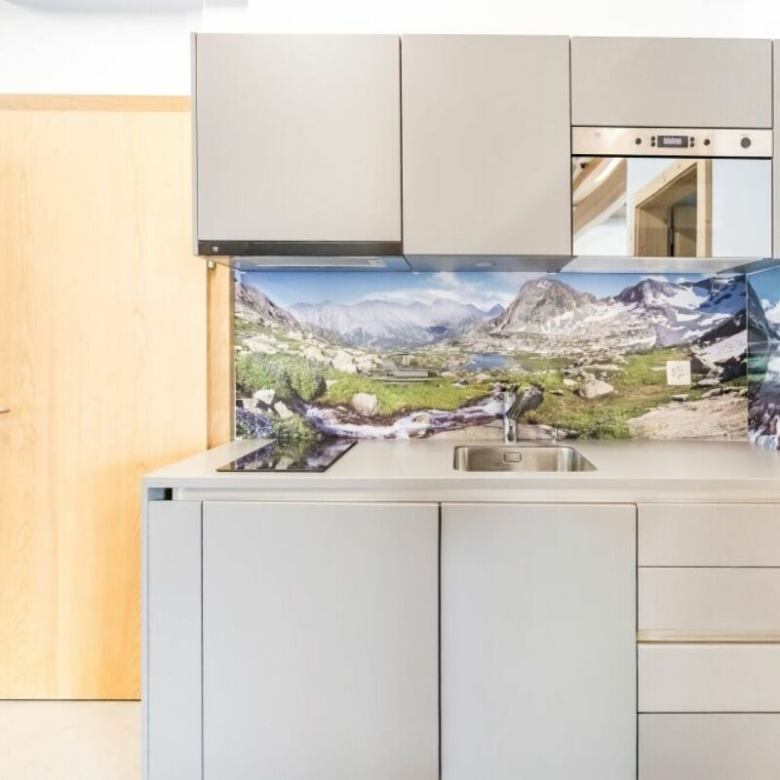 Modern office space in Gamsen – Commercial premises flooded with light and full of character