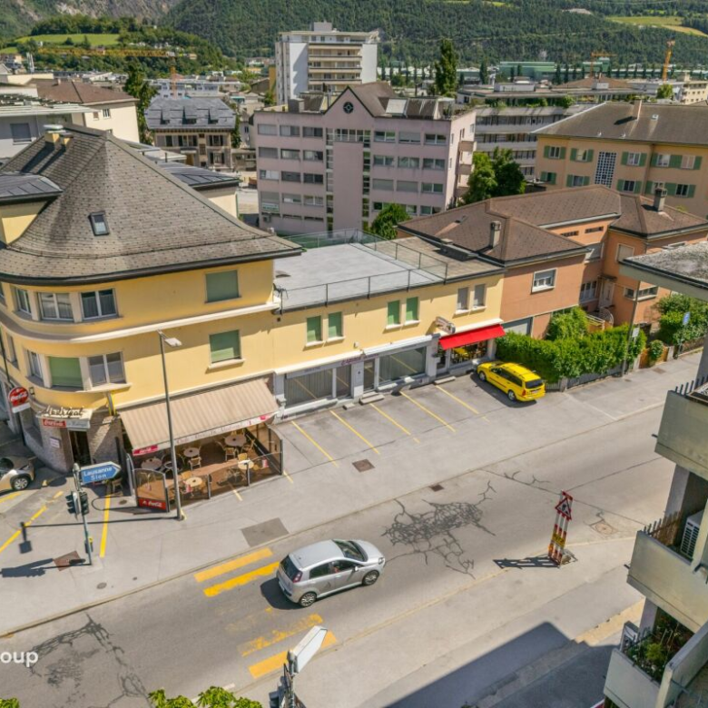 Résidence Le Roc : luxueux appartement en attique offrant un confort 5 étoiles et une vue panoramique sur les montagnes