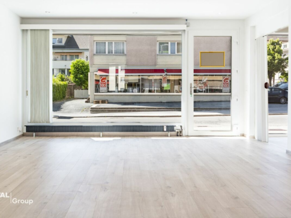 Vielseitiges Gewerbelokal, Büros, Helligkeit, Sichtbarkeit