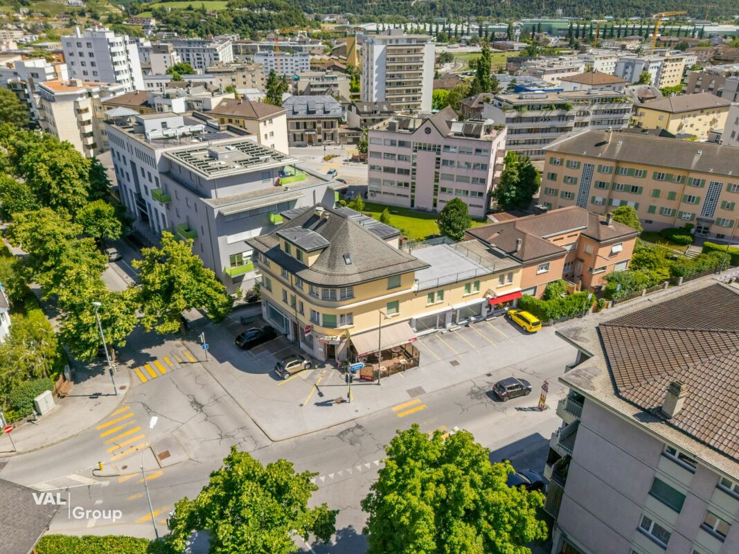 Bar-café avec terrasse, à reprendre !