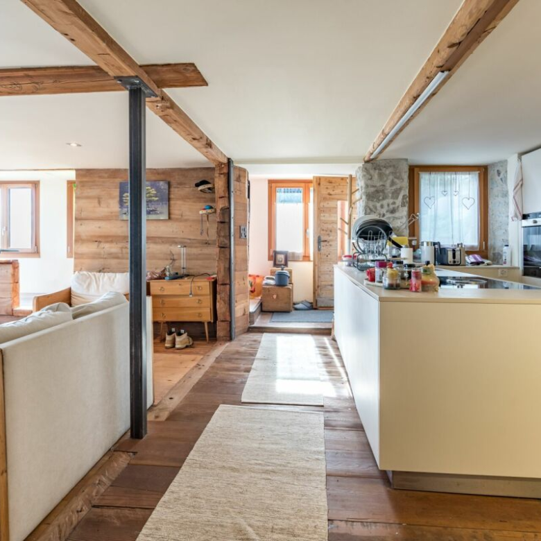 Appartement superbement rénové au cœur d'Eischoll, avec 3 places de parking extérieures