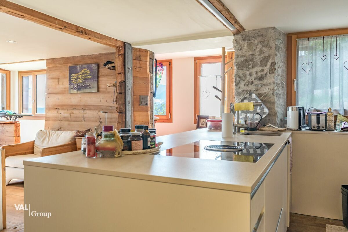 Appartement superbement rénové au cœur d'Eischoll, avec 3 places de parking extérieures