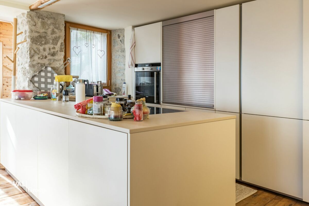 Appartement superbement rénové au cœur d'Eischoll, avec 3 places de parking extérieures