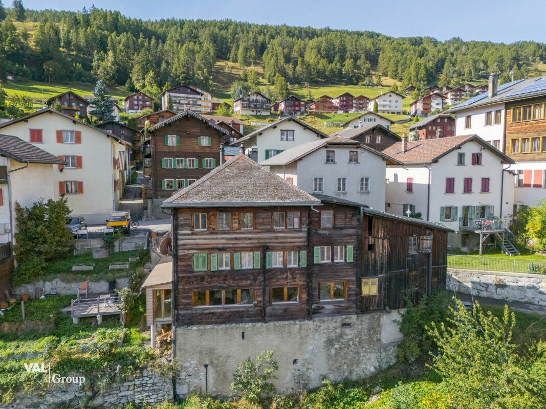 Appartement superbement rénové au cœur d'Eischoll, avec 3 places de parking extérieures