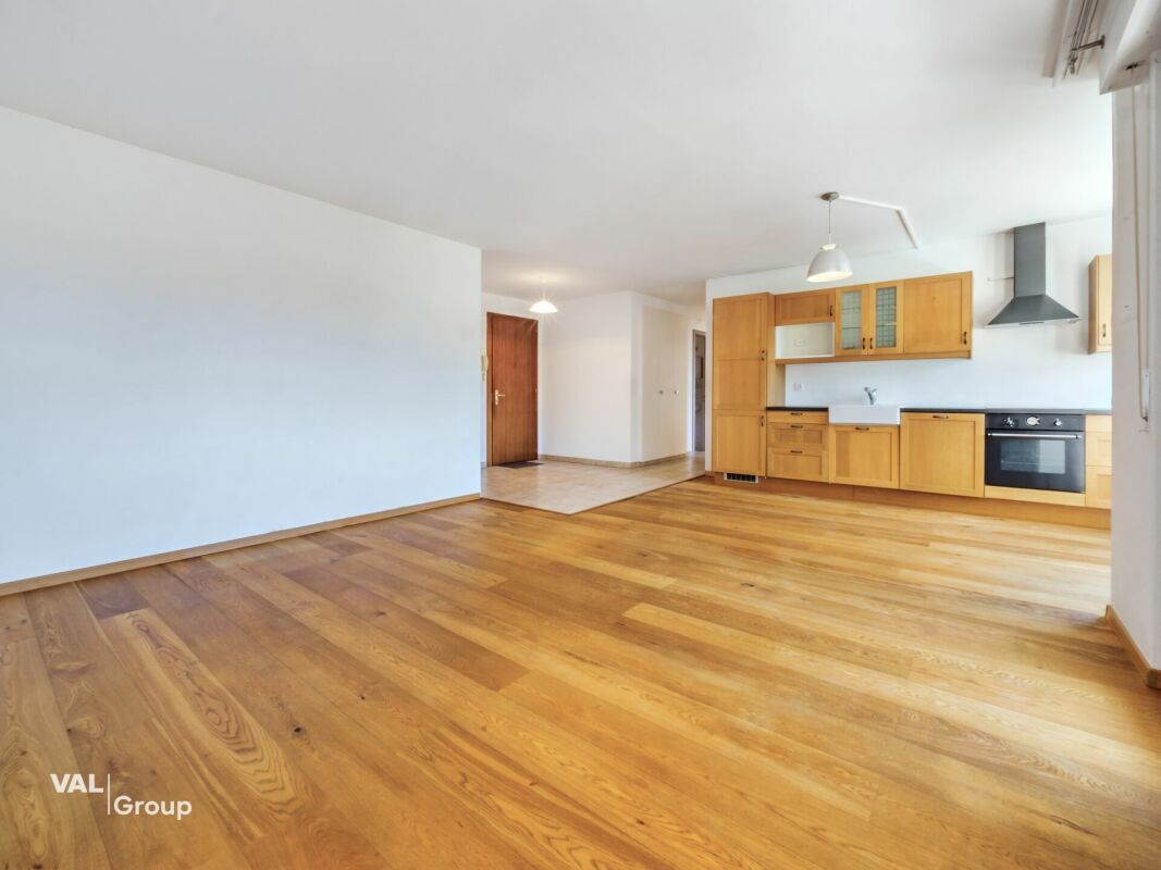 Helle 4,5-Zimmer-Wohnung in idealer Lage mit geschlossener Garage