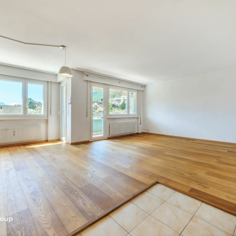 Helle 4,5-Zimmer-Wohnung in idealer Lage mit geschlossener Garage