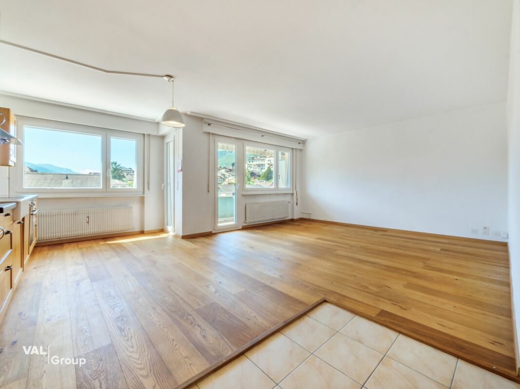 Helle 4,5-Zimmer-Wohnung in idealer Lage mit geschlossener Garage