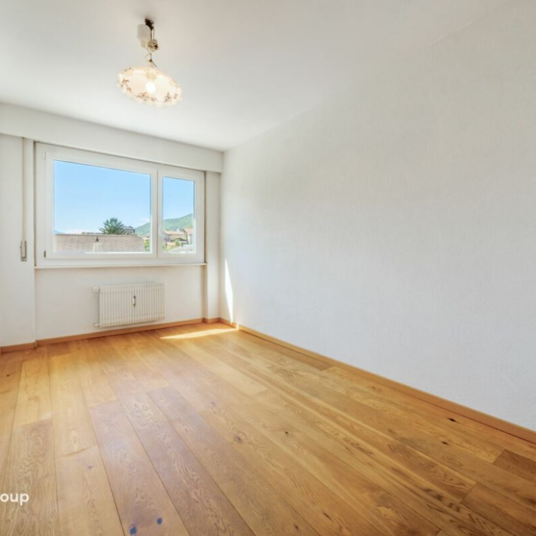Helle 4,5-Zimmer-Wohnung in idealer Lage mit geschlossener Garage