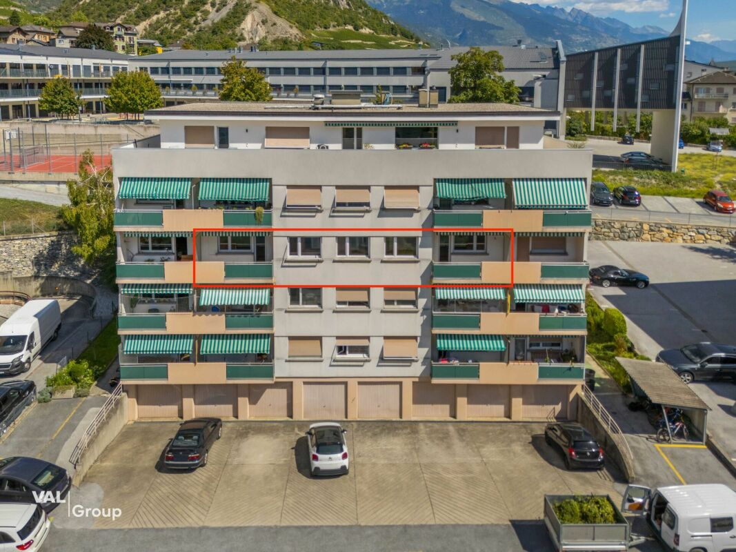 Helle 4,5-Zimmer-Wohnung in idealer Lage mit geschlossener Garage