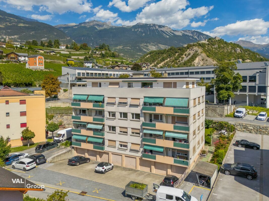Helle 4,5-Zimmer-Wohnung in idealer Lage mit geschlossener Garage