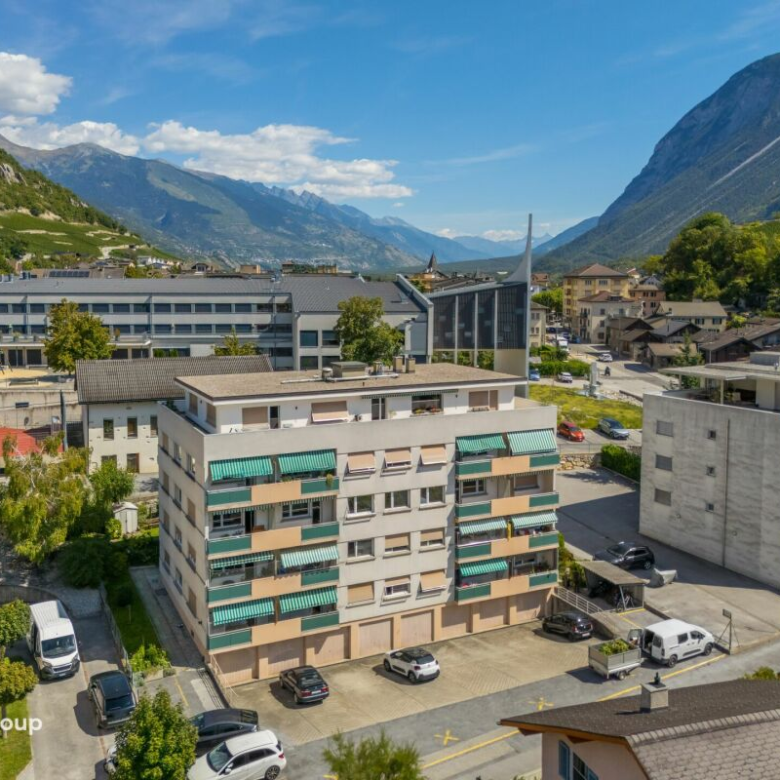 Helle 4,5-Zimmer-Wohnung in idealer Lage mit geschlossener Garage