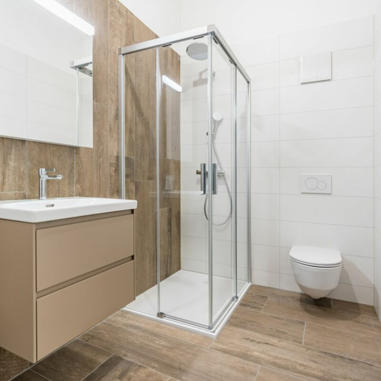 Appartement mansardé lumineux avec balcon et deux places de parking
