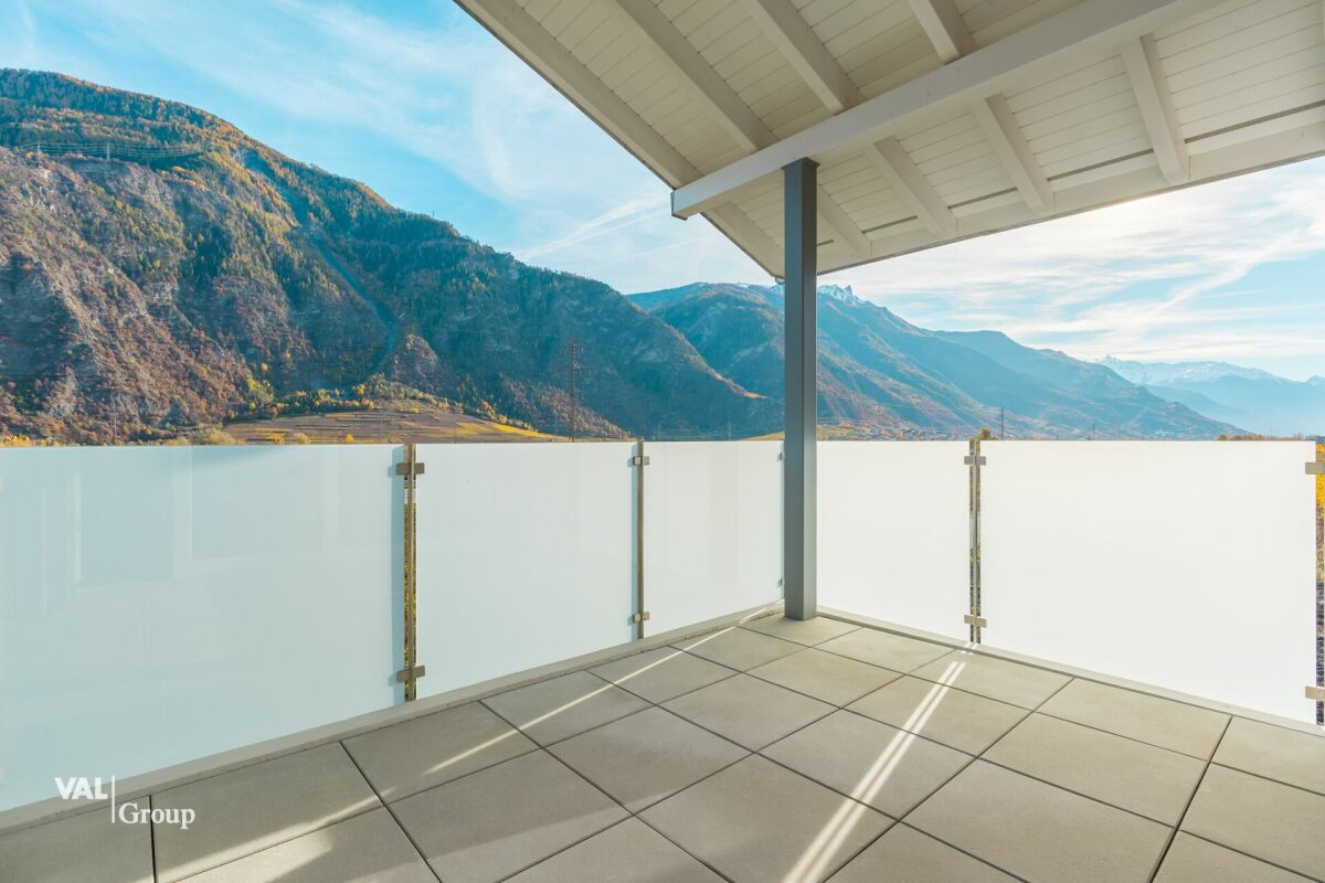 Appartement mansardé lumineux avec balcon et deux places de parking