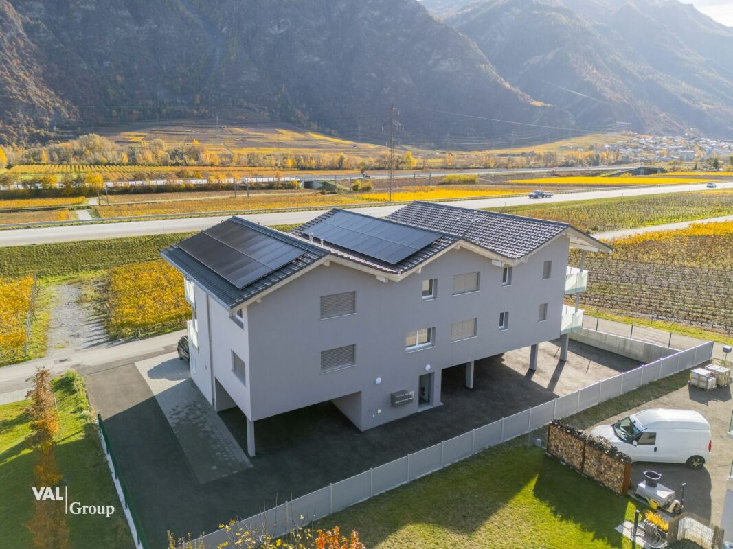 Appartement mansardé lumineux avec balcon et deux places de parking