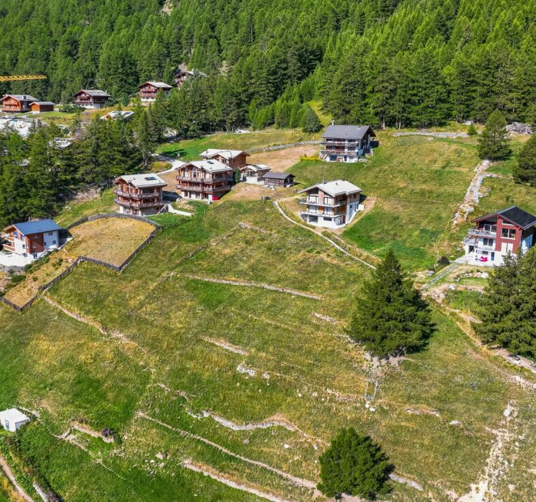 Beautiful building plots with breathtaking views in Saas-Fee