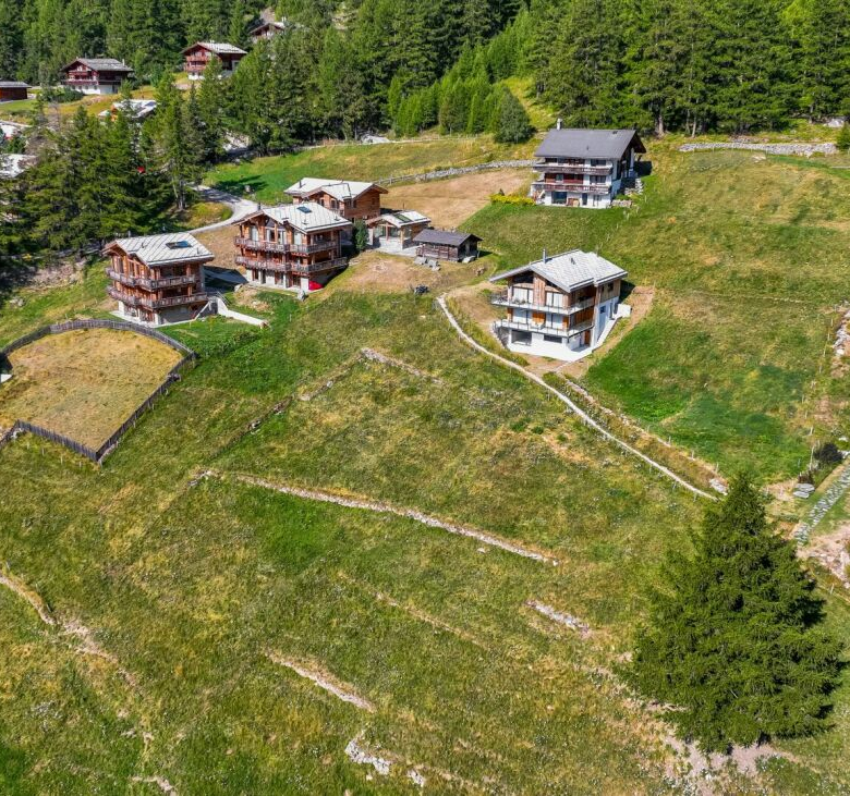 Beautiful building plots with breathtaking views in Saas-Fee