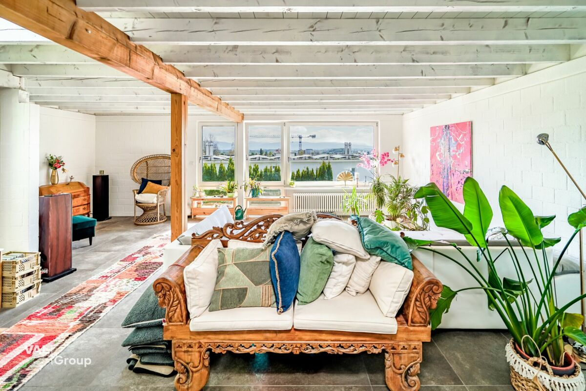 Charming terraced house in Wetzikon offering exceptional space